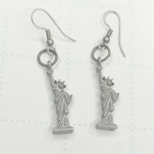 5/$15 Silver  Statue of Liberty Dangle Earrings
